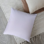 Minimalistischer Ombre Vintag Vogue Kissen<br><div class="desc">Fügen Sie Ihrer Wohngestaltung mit diesem atemberaubenden Kissen eine Touch Vintage Vogue hinzu. Das minimalistische Design zeichnet sich durch ein wunderschönes, ombré-farbenes Ambiente aus. Lavendelfarben, Lavendelblüten und Lilve sorgen für ein elegantes und subtiles Farbenspiel. Dieses Kissen ist der perfekte Weg, um jedem Zimmer einen farbenfrohen und stilvollen Pop zu verleihen,...</div>