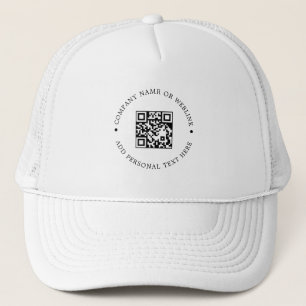 Minimalistischer QR-Code im sauberen weißen Brandi Truckerkappe