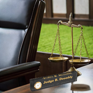 Minimalistischer Richter Black-Namplate mit Uhrwer Namensplakette