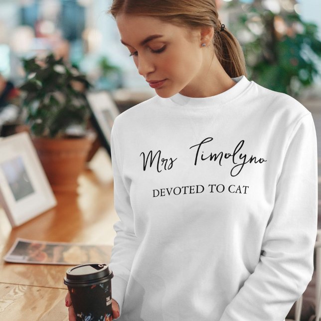 Minimalistischer Tierliebhaber-Script-Name Benutze Sweatshirt (Von Creator hochgeladen)