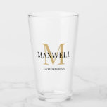 Minimalistischer Trauzeuge Schwarz Gold Monogramm Glas<br><div class="desc">Modernes Gold und Schwarz Mit Monogramm Trinkglas für Trauzeugen - Erstellen Sie Ihr eigenes individuelles Trauzeuge, indem Sie den Namen und das Monogramm des Empfängers hinzufügen. Ein einzigartiges und nachdenkliches Geschenk für Hochzeitsfeier-Mitglieder. Sie können die Vorlage des Trauzeugen in Trauzeuge, Bräutigam usw. ändern. Woll einen anderen Schriftart oder eine andere...</div>