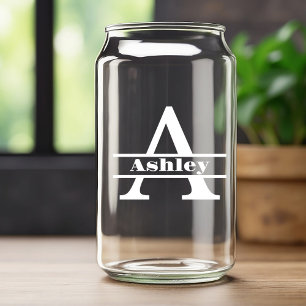 Minimalistischer weißer Buchstabe A Monogramm und Dosenglas
