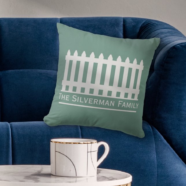 Minimalistischer Weißzaun für grüne Personalisieru Kissen (Minimalist White Picket Fence on Green Personalize Throw Pillow
)