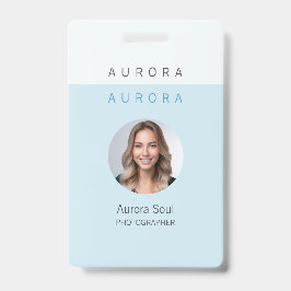 Minimalistisches Abzeichen-ID-Abzeichen mit zwei T Ausweis