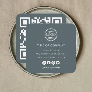 Minimalistisches Berufliches Logo QC Code Navy Quadratische Visitenkarte