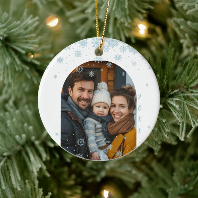 Minimalistisches blaues Schneeflocken-Foto Keramik Ornament (Baum)