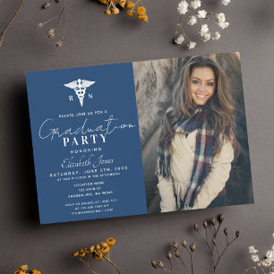 Minimalistisches Blue & Watercolor Abschluss Foto Einladung