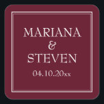 Minimalistisches Burgund der modernen Grenzregion Quadratischer Aufkleber<br><div class="desc">Moderne Hochzeitsaufkleber für Ihre Hochzeitsempfehlung,  Probe Dinner und Brautparty im Bordeaux-Stil,  Barware.</div>