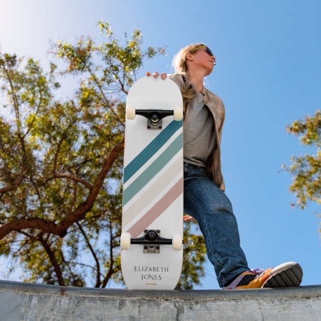 Minimalistisches Design in Pastellfarben Skateboard (Außenbereich 1)