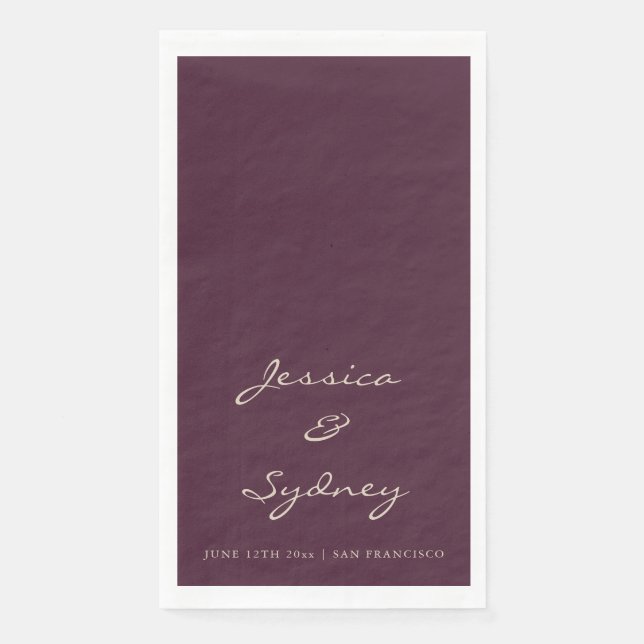 Minimalistisches Dunkel-Pflaume-Script-Hochzeit in Serviette (Vorderseite)