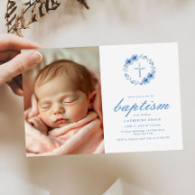 Minimalistisches Dusty Blue Floral Cross Taufen Fo