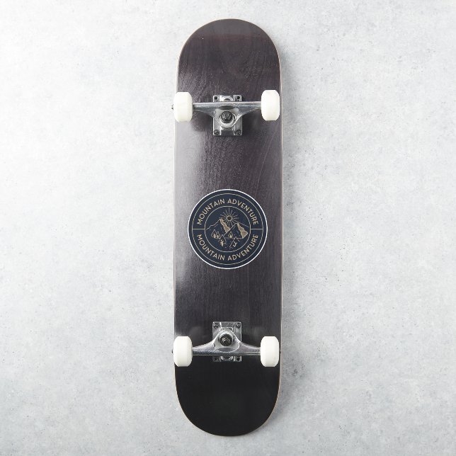 Minimalistisches Erlebnis in Schwarz und Braun Aufkleber (Skateboard)
