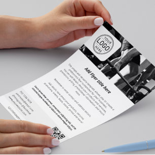 Minimalistisches Firmenlogo Einfach Schwarz-weiß Flyer