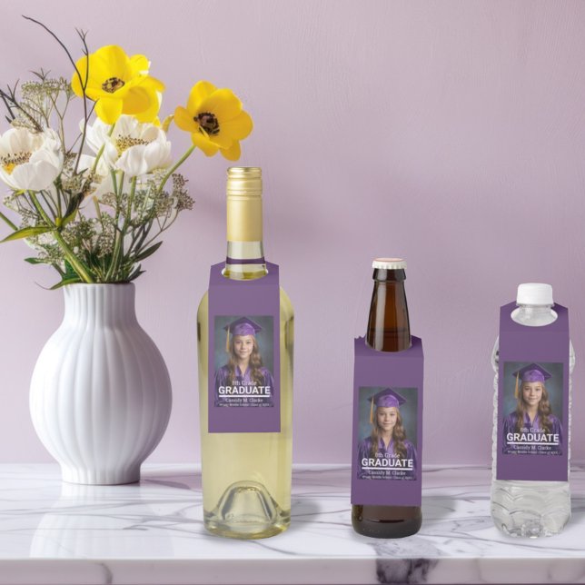 Minimalistisches Foto 8. Abschluss Ankündigung Flaschenanhänger (Von Creator hochgeladen)