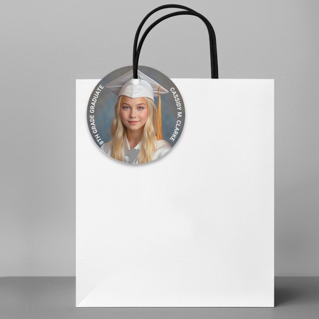 Minimalistisches Foto Abschluss 8. Klasse Geschenkanhänger (Von Creator hochgeladen)