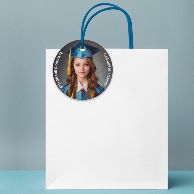 Minimalistisches Foto Abschluss 8. Klasse Geschenkanhänger (Von Creator hochgeladen)