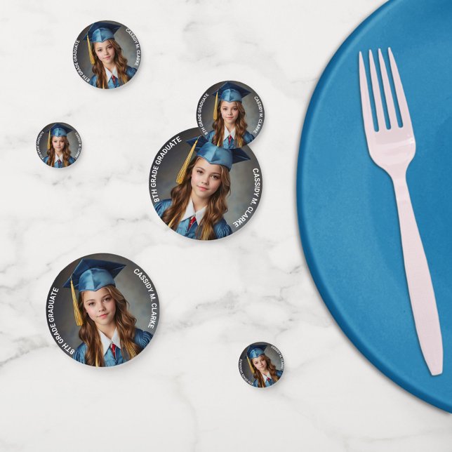 Minimalistisches Foto Abschluss 8. Klasse Konfetti (Von Creator hochgeladen)