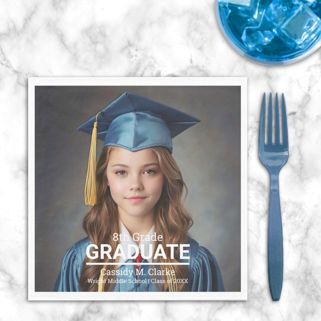 Minimalistisches Foto Abschluss 8. Klasse Serviette (Von Creator hochgeladen)