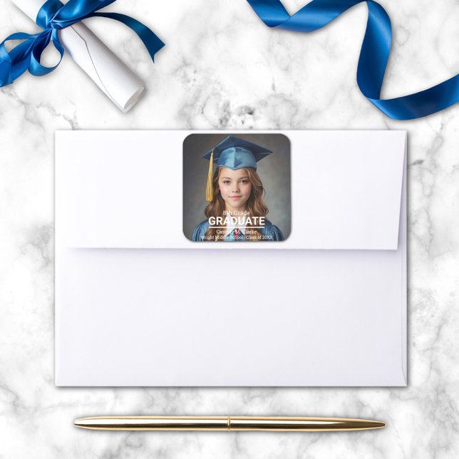 Minimalistisches Foto Abschluss 8. Klasse Siegel Quadratischer Aufkleber (Von Creator hochgeladen)