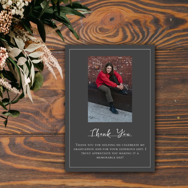 Minimalistisches Foto Abschluss Vielen Dank | Grau Dankeskarte (Gray Minimalist Photo Graduation Thank You Card)