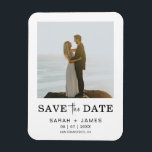 Minimalistisches Foto Elegant Modernes Save the Da Magnet<br><div class="desc">Ein schlichter,  aber eleganter Save the Date Magnet,  mit einem Foto vorne und hinten,  neben modernem Grafikdesign,  das mit all Ihren Hochzeitsdetails personalisiert werden kann.</div>