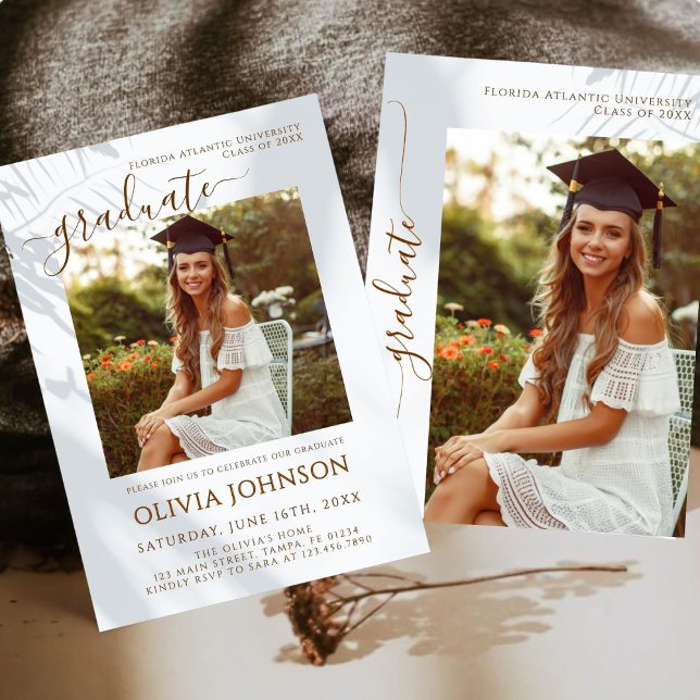 Minimalistisches Foto Graduate Abschluss Ankündigung (Von Creator hochgeladen)