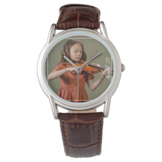 Minimalistisches Foto und weißer Text Armbanduhr