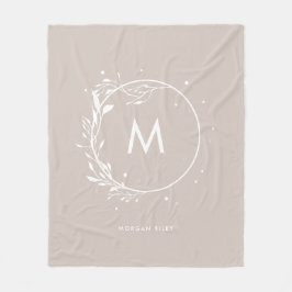 Minimalistisches Grau-Floral-Kranz-Monogramm Fleecedecke