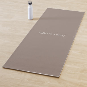 Minimalistisches Greige Beige individuelle Name Mo Yogamatte