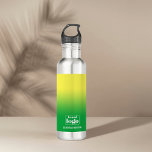 Minimalistisches grün-gelbes Gradient-Elementarlog Edelstahlflasche<br><div class="desc">Eine einzigartige Edelstahlflasche, die modernsten Stil und unschlagbare Funktionalität perfekt kombiniert. Diese schlanke Wasserflasche ist nicht nur Ihr normaler Hydratationsbegleiter, sondern ein Statement-Stück, das Aufmerksamkeit erfordert. Verbessern Sie den Reiz dieser bereits auffälligen Flasche, indem Sie sie mit Ihrem eigenen Logo an der Vorderseite sichtbar anpassen. Ob Sie ein Geschäftsinhaber sind,...</div>