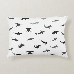 Minimalistisches Hammerhead-Hai-Hammerhead-Muster Dekokissen