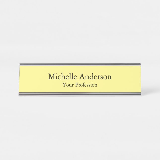 Minimalistisches hellgelbes Beruflich Modernes Sch Schreibtischnamensplakette (Vorderseite )