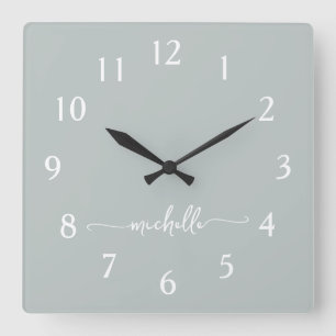 Minimalistisches Hellgrünes Monogramm Unterschrift Quadratische Wanduhr