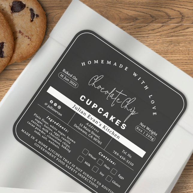 Minimalistisches Hütte für hausgemachte Bäckereien Quadratischer Aufkleber (Minimalist Black Homemade Bakery Cottage Law Label )