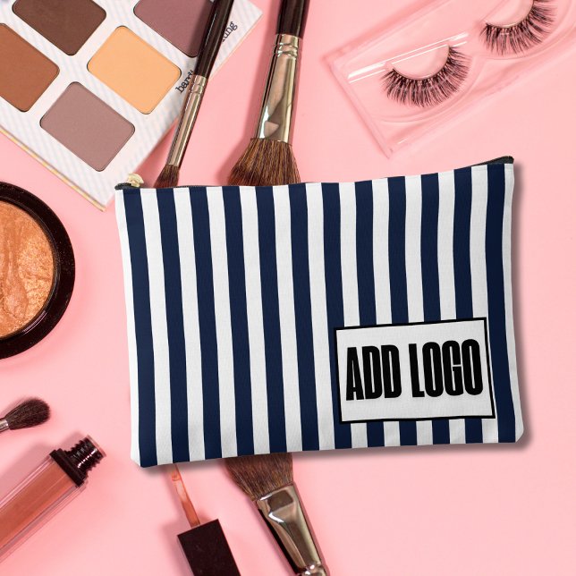 Minimalistisches Logo für blaue Streifen Zubehörtasche (Von Creator hochgeladen)