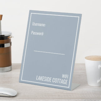 Minimalistisches, modernes Blue Vacation Rental Wi Sockelschild