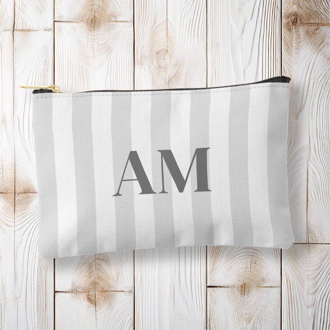 Minimalistisches, modernes Gray-Anfangsmonogramm Zubehörtasche (Von Creator hochgeladen)