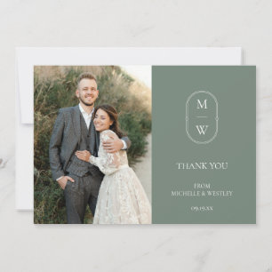 Minimalistisches Monogram Sage Green Wedding Foto Dankeskarte