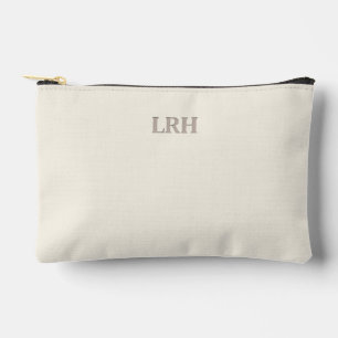 Minimalistisches Monogramm Bridesmaid Makeup Zubehörtasche