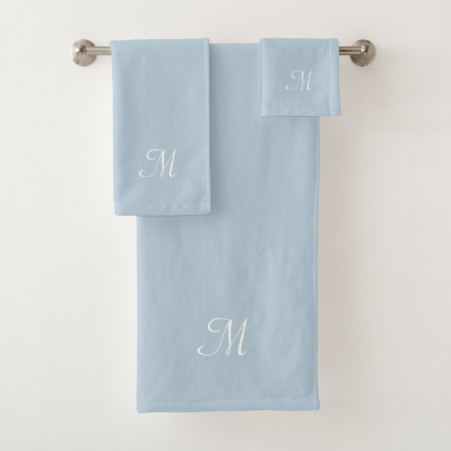 Minimalistisches Monogramm für Wondrous Blue Badhandtuch Set (Insitu)