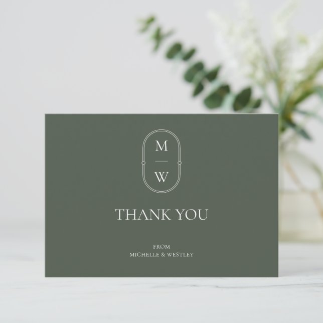 Minimalistisches Monogramm Moss Green Wedding Dankeskarte (Stehend Vorderseite)