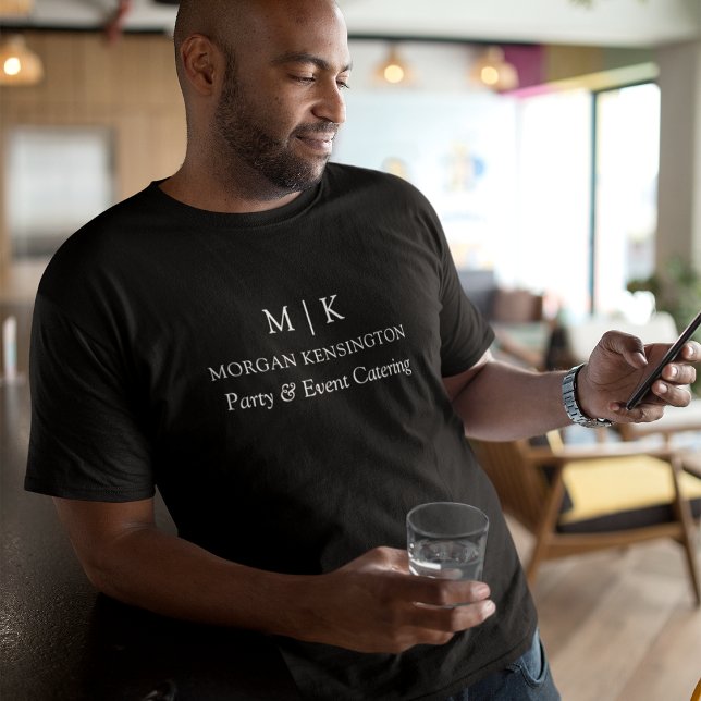 Minimalistisches Monogramm oder Logo hinzufügen T-Shirt (Choose from a variety of shirt colors and styles)