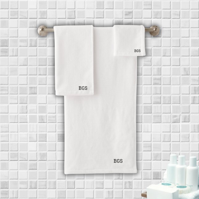 Minimalistisches Monogramm Personalisiert weiß Badhandtuch Set (Minimalist Monogram Personalized White Bath Towel Set)
