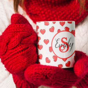 Minimalistisches monogrammiertes rotes Herzen Lieb Kaffeetasse