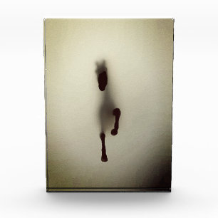 Minimalistisches Pferd Abstraktes Pferd, das aus d Fotoblock