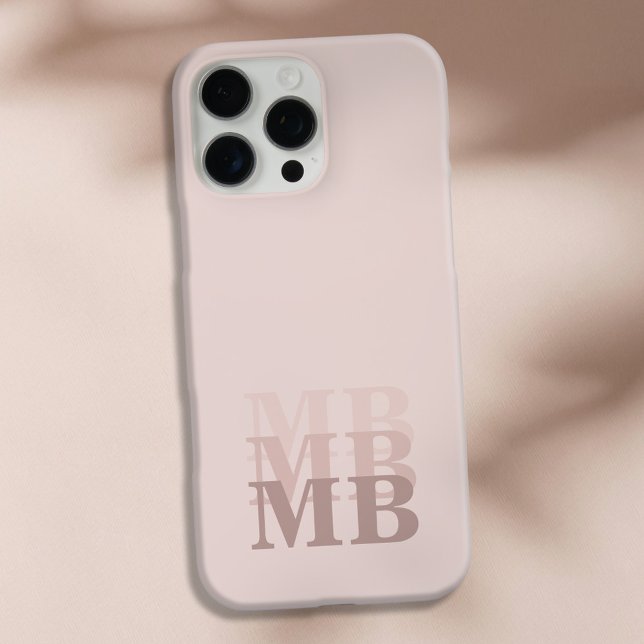 Minimalistisches, rosa Beige Anfangsmonogramm Case-Mate iPhone Hülle (Von Creator hochgeladen)