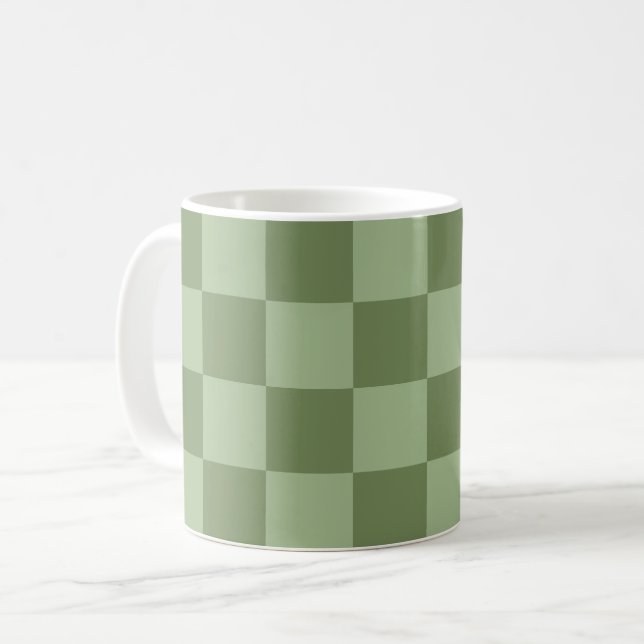 Minimalistisches Salbeigrün-Schachbrettmuster Kaffeetasse (Vorderseite Links)