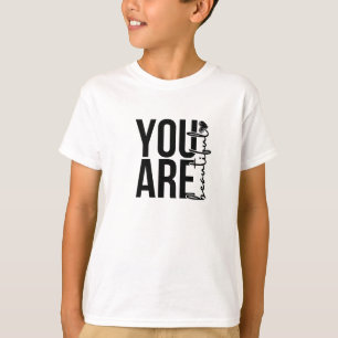 Minimalistisches „Schönes“ Typografie-Design – Sch T-Shirt