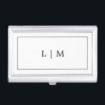 Minimalistisches Schwarz-Weiß-Monogramm-Logo Visitenkarten Dose<br><div class="desc">Einfache Visitenkartenbox mit modernem und minimalistischem Design mit Ihrem zwei Monogramm Logo, umgeben von einem Rand vorne. Das Design ist schwarz über einem weißen Hintergrund und kann in beliebige Farben geändert werden. Dieser Visitenkartenfall eignet sich hervorragend für Anwälte, Anwälte oder Buchhalter, aber der klassische Stil funktioniert für jede Art von...</div>