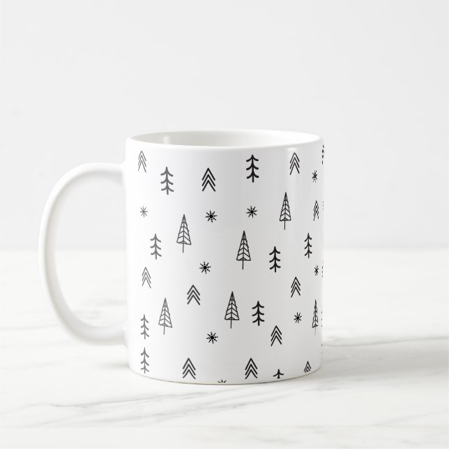 Minimalistisches Schwarz-Weiß-Winterwaldmuster Kaffeetasse (Links)